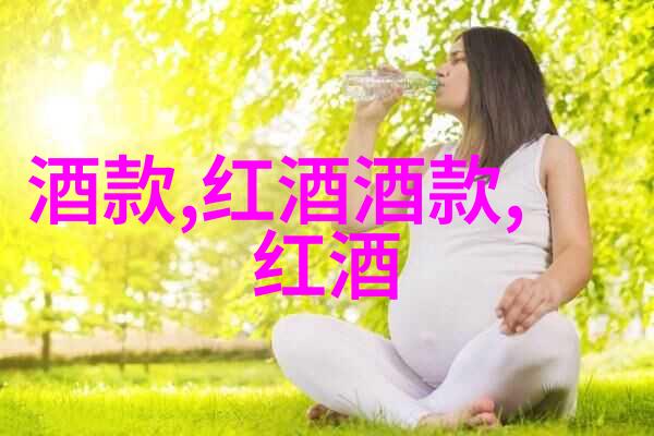 金黄玉米叶间的寂静真实照片中的反差之美