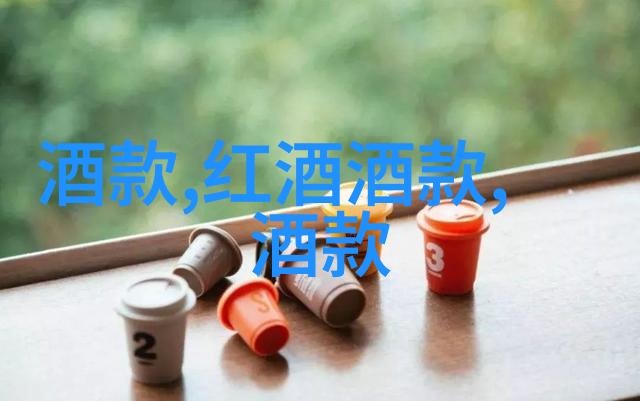 论中世纪时期的宗教建筑如何影响了府邸设计